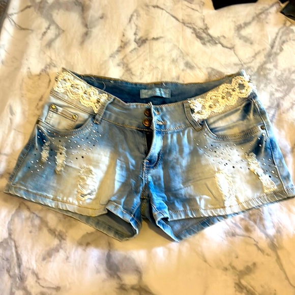 Jean short - Picture 1 of 2